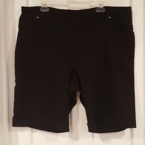 Valia Dress black knee length shorts Size 20